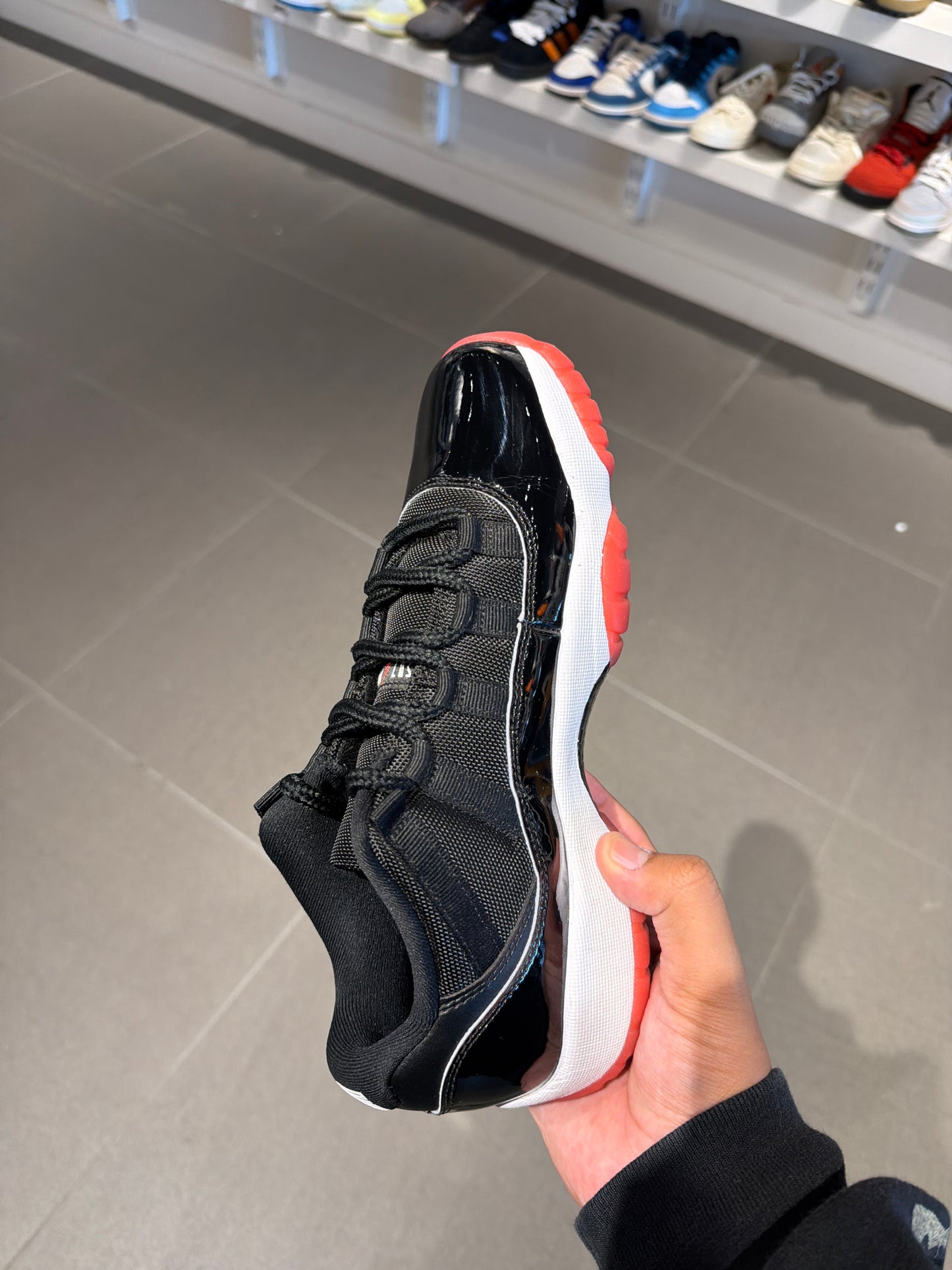 J11 Low Bred (Size 7Y)