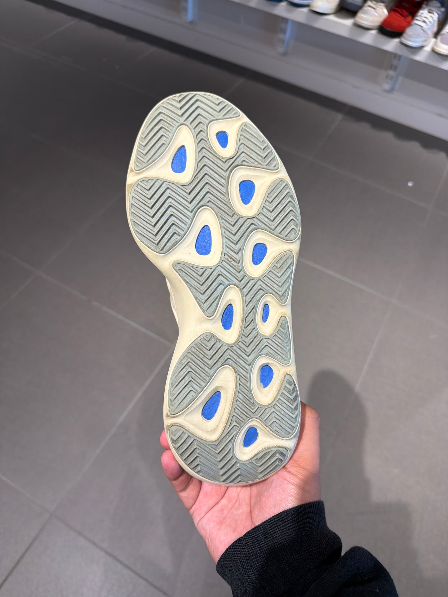 Yzy 700 v3 Azael (Size 10)