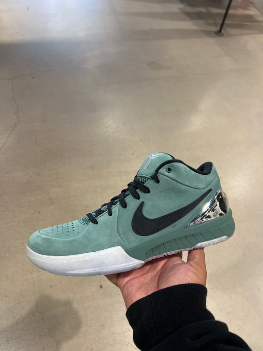 Kobe 4 Girl Dad (Size 9)