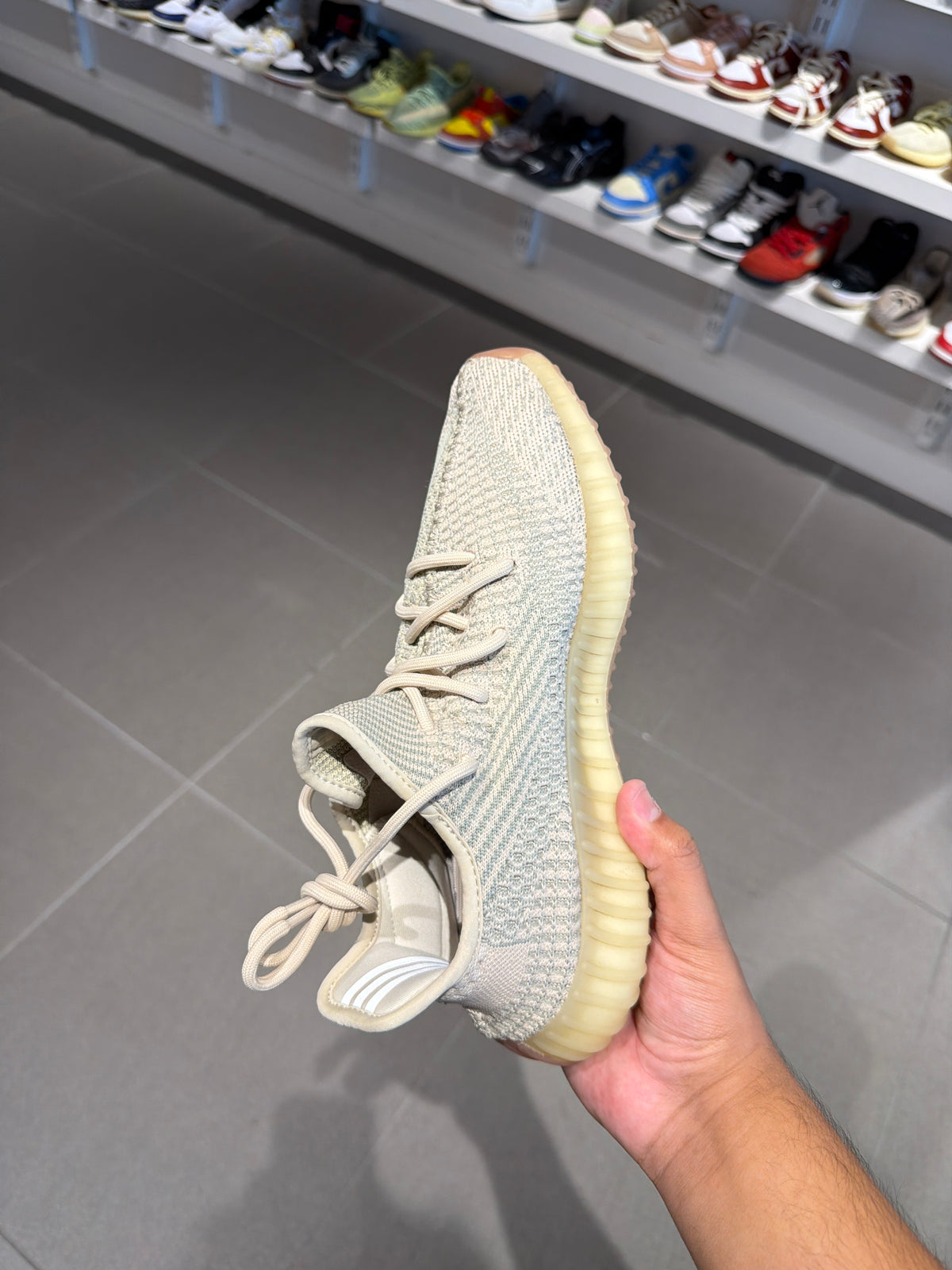 Yzy 350 Citrin (Size 9)