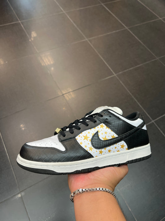 Supreme Stars Blk SB Dunk (Size 10)