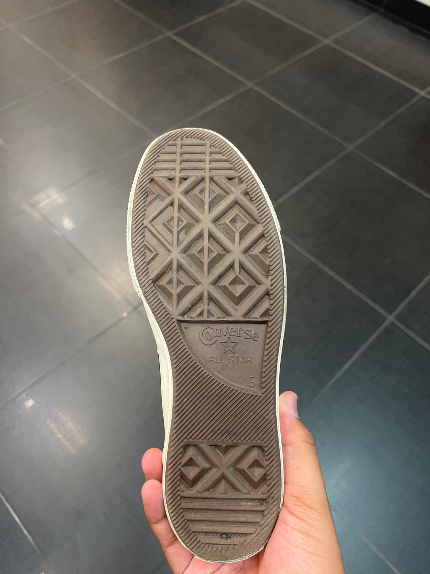 CDG Converse (Size 5M)