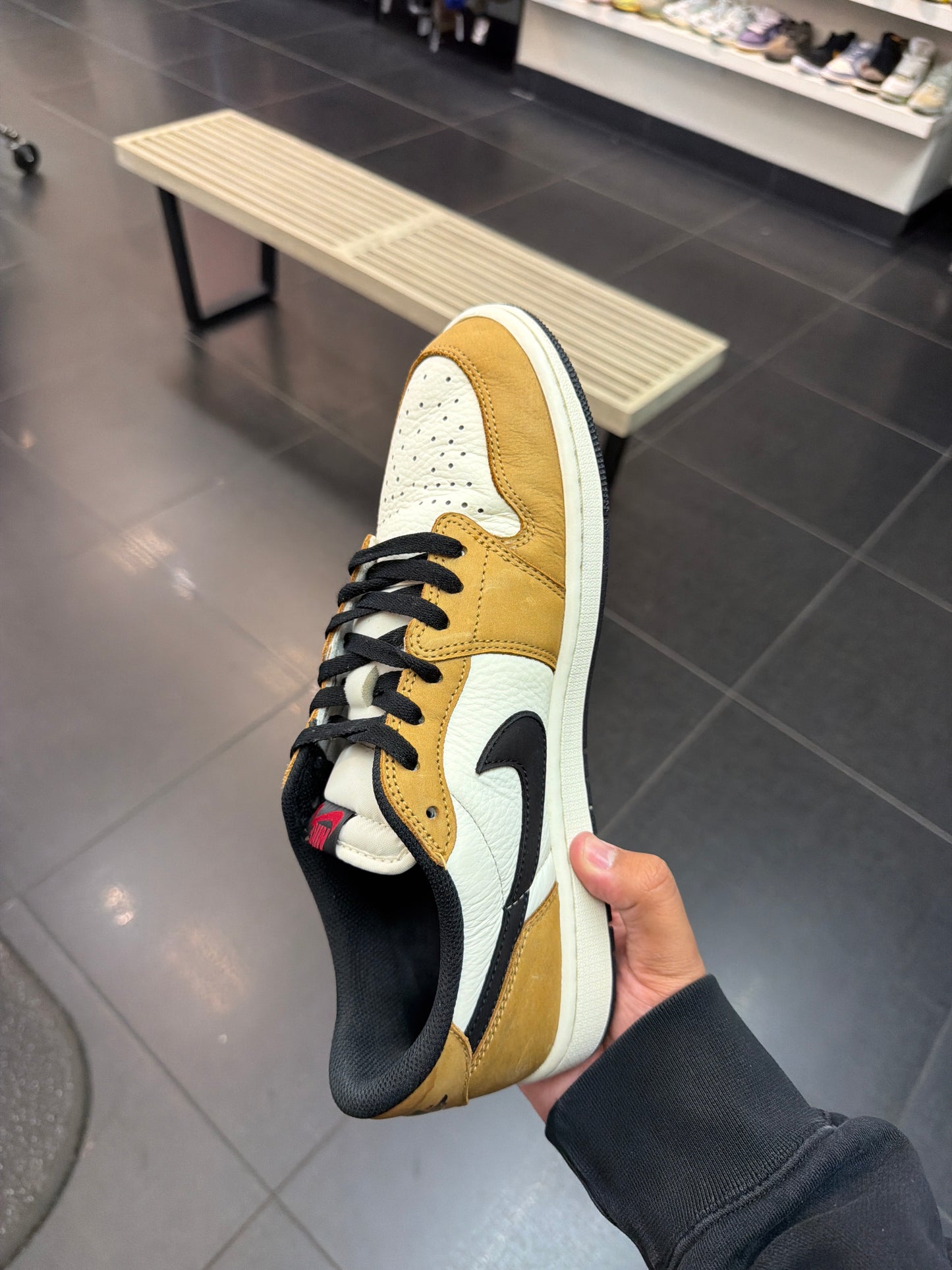 J1 Low Rookie Of the Year (Size 11.5)