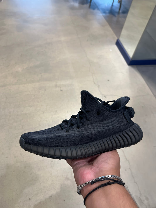 Yzy 350 Onyx (Size 7)