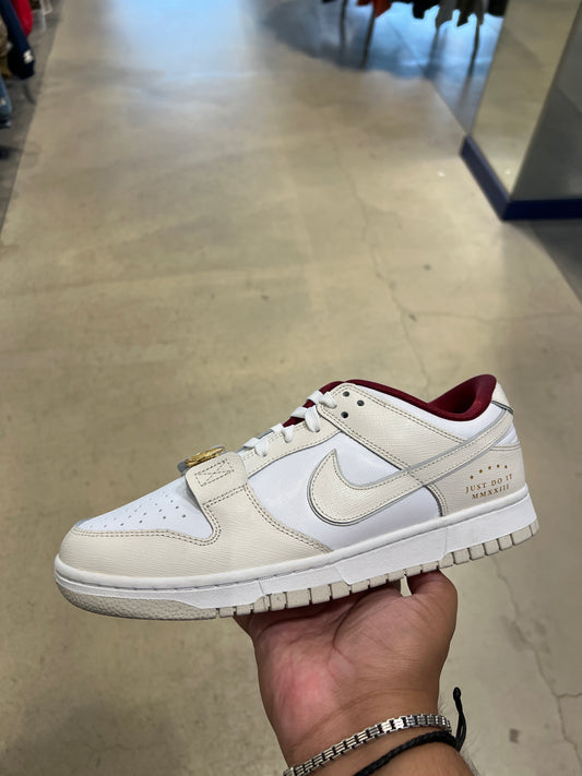 Just Do It Dunk (Size 9.5M)