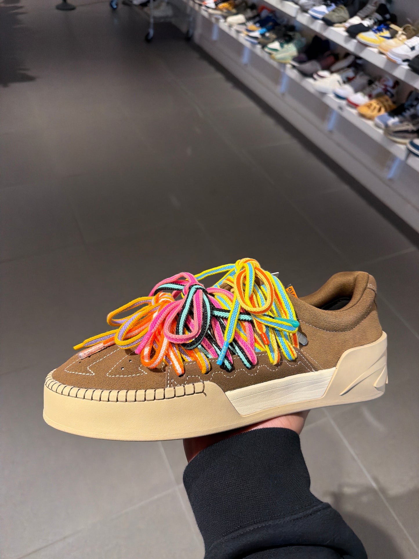 Anta Kai Hela Brown (Size 11.5)