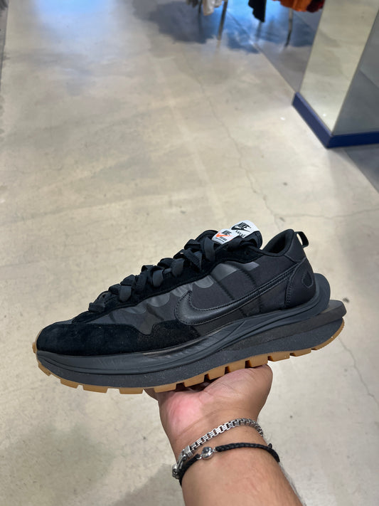Sacai Vaporwaffle Blk (Size 12)