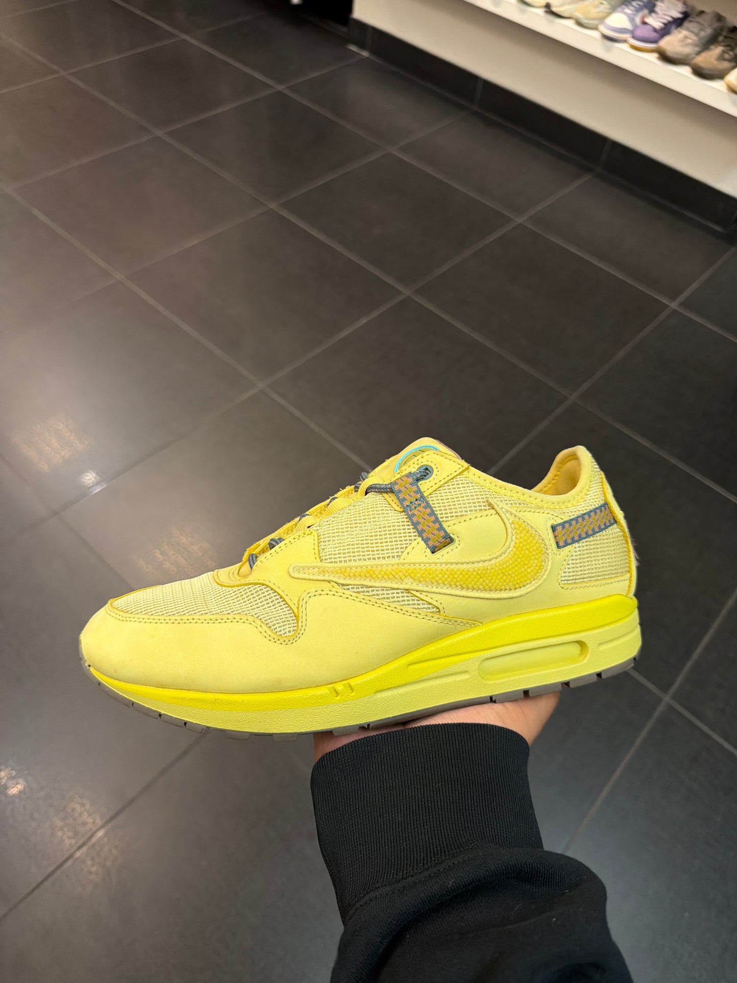 Travis Scott AM1 (Size 10.5)