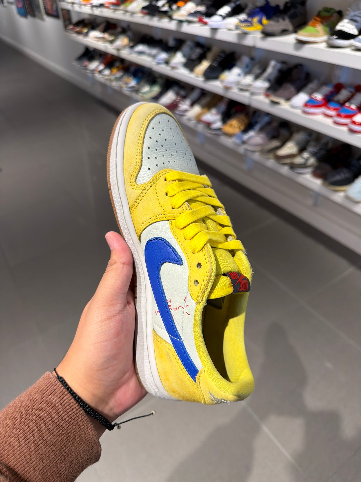 J1 Travis Scott Canary (Size 7W)