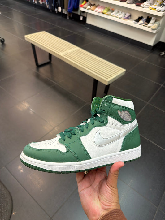 J1 Gorge Green (Size 9)