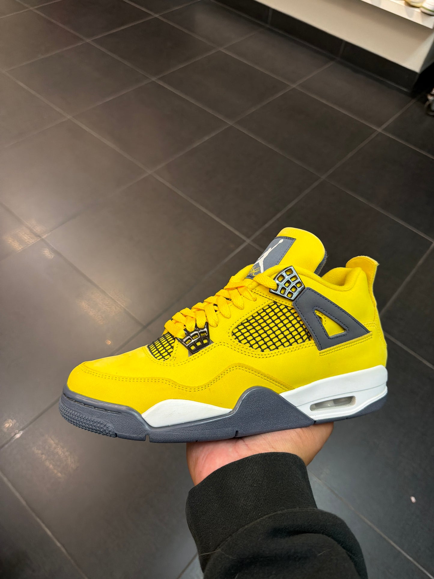 J4 Lightning (Size 9.5)