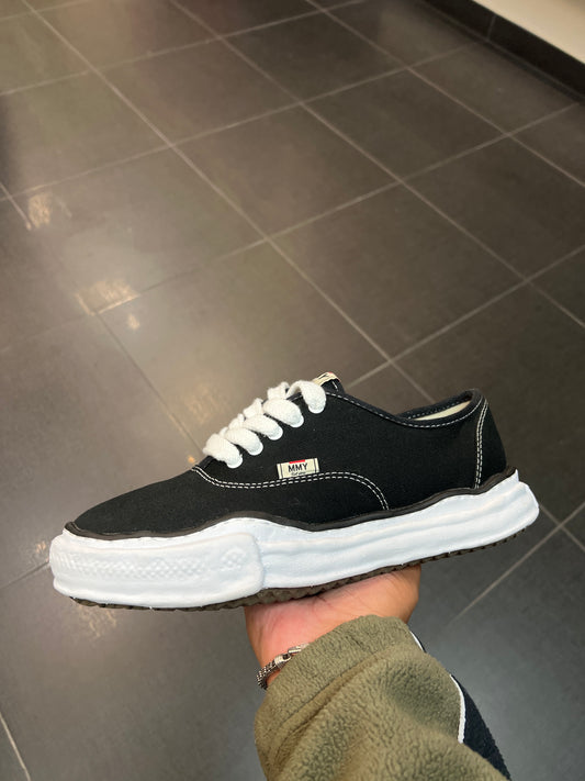 Maison Mihara Low (Size 12)