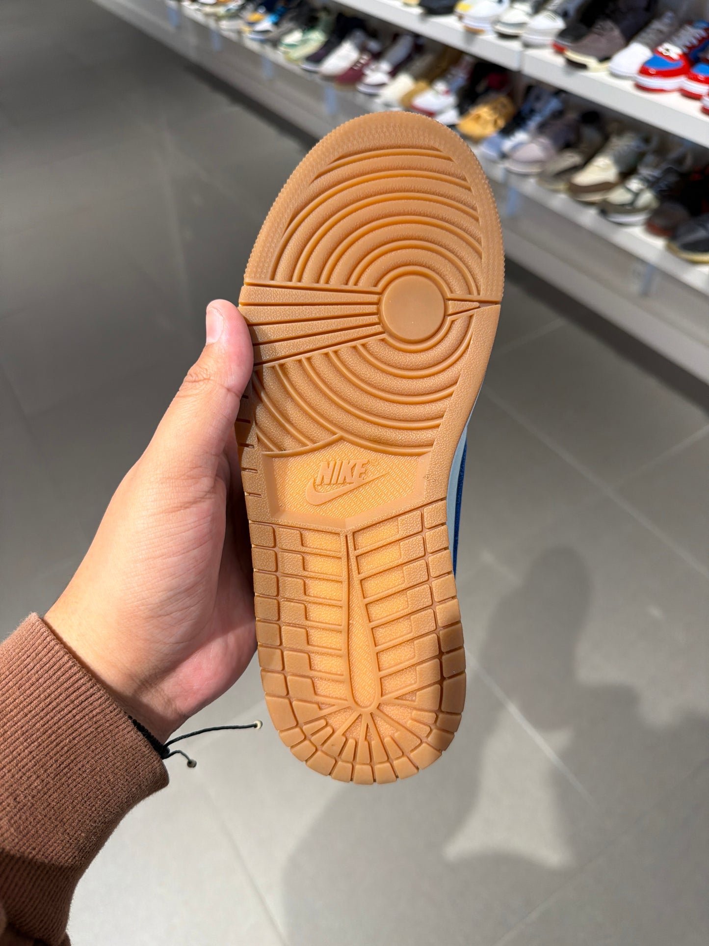 J1 Travis Scott Canary (Size 7W)