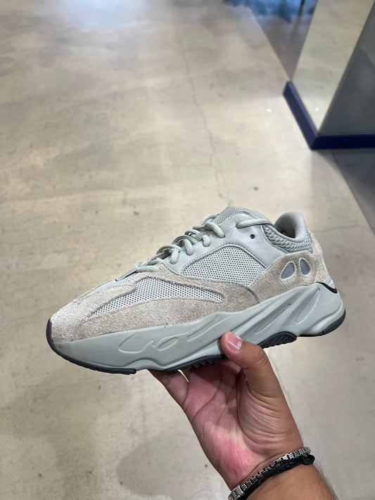 Yzy 700 Salt (Size 9.5)