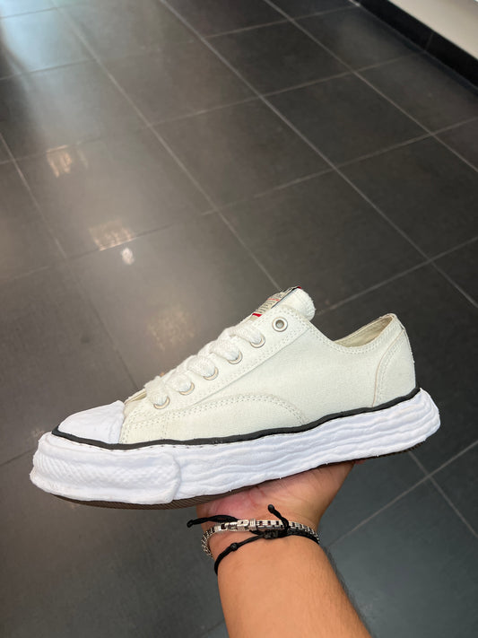 Maison Mihara White (Size 10)