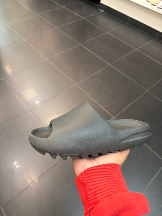 Yzy Slide Onyx (Size 9)