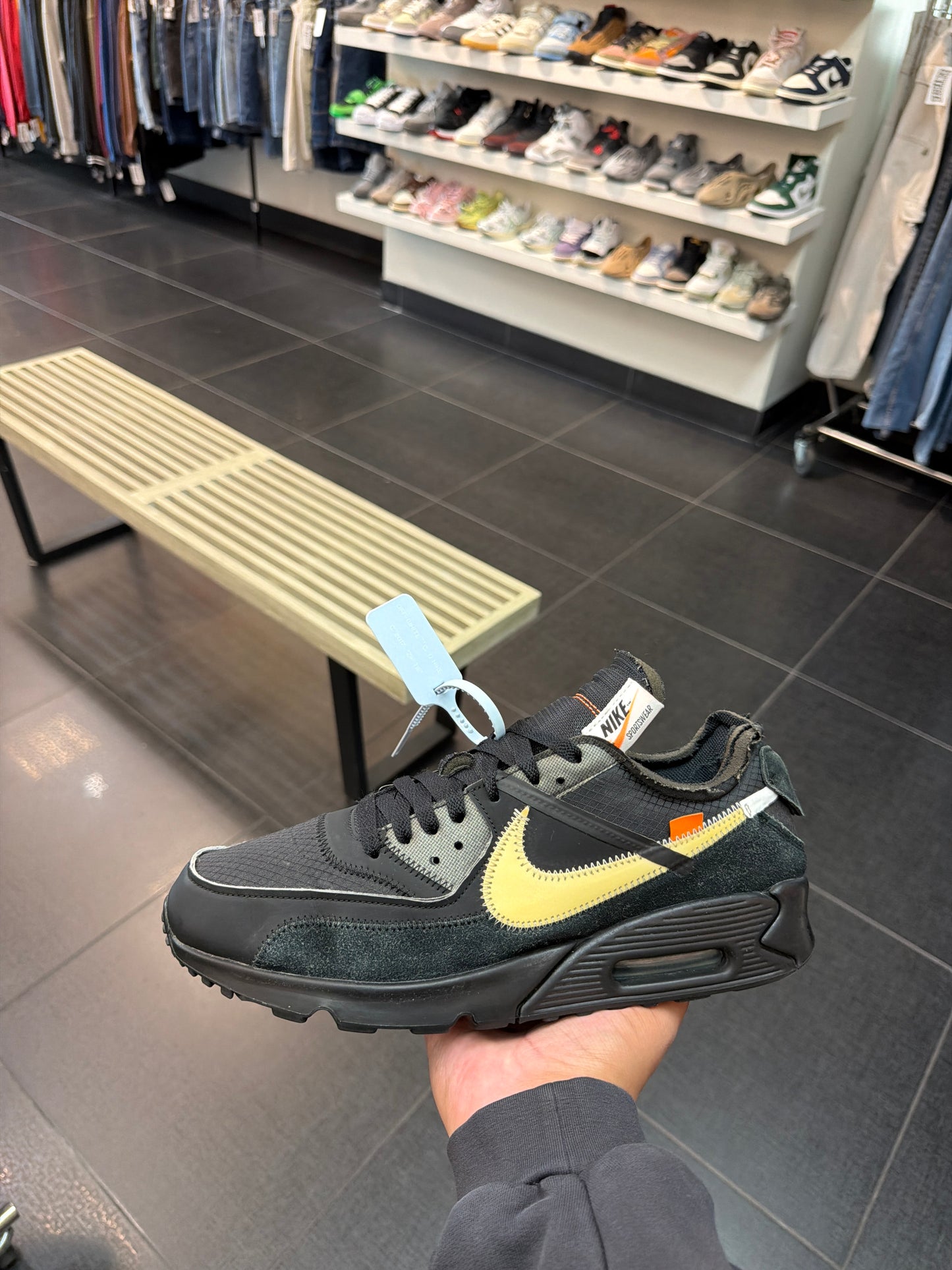 Off-White AM90 Blk (Size 12)