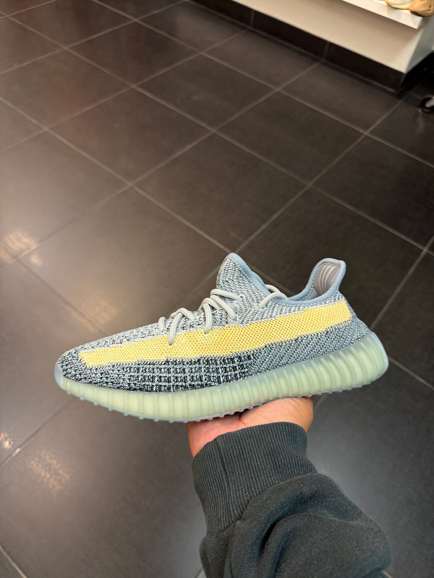 Yzy 350 Ash Blue (Size 9)