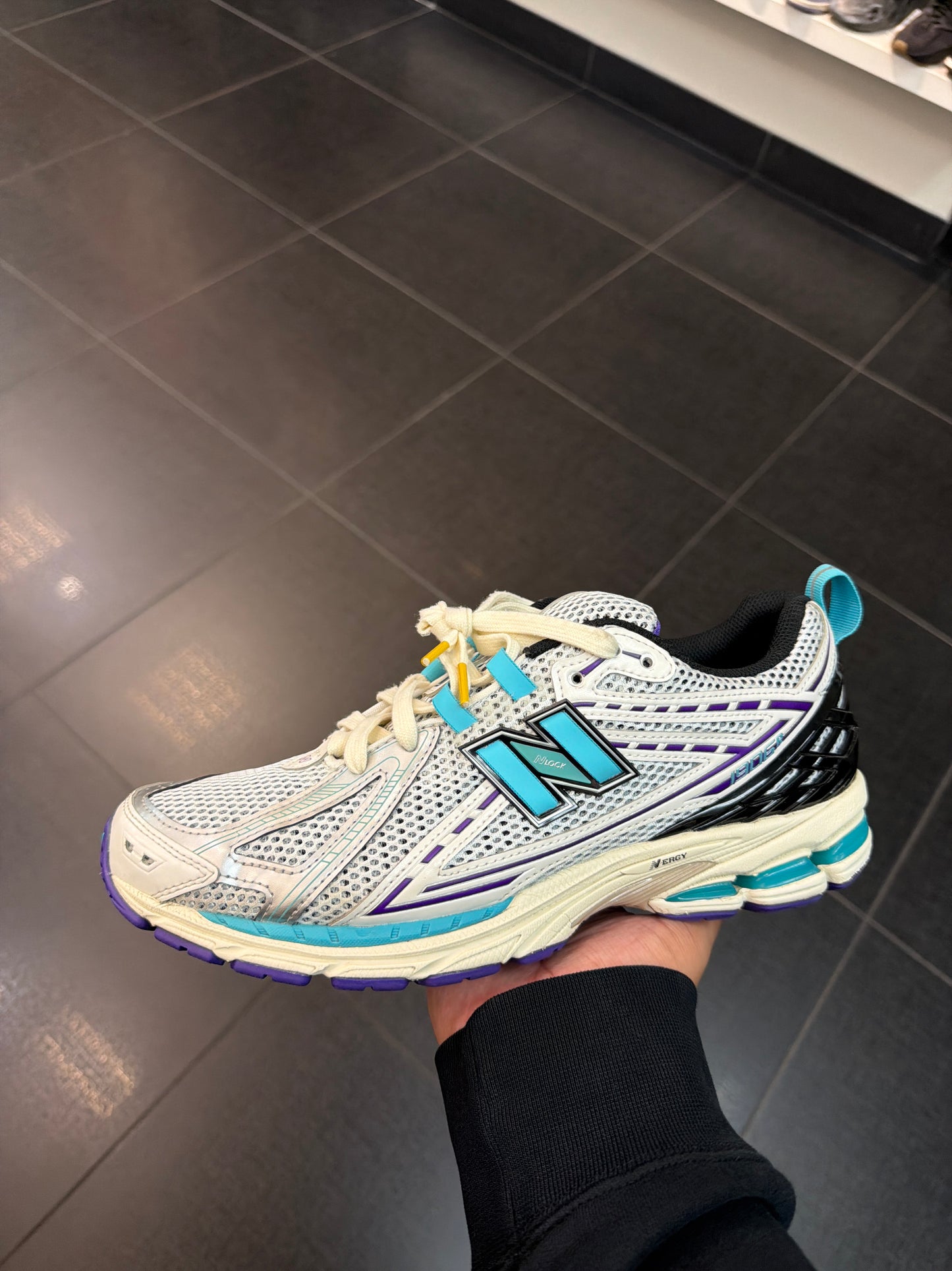 NB 1906R Hornets (Size 11.5)