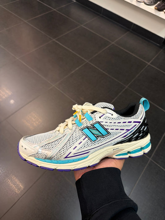 NB 1906R Hornets (Size 11.5)