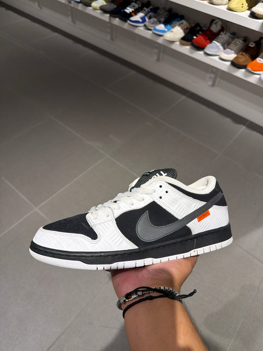 Tightbooth SB Dunk (Size 11)
