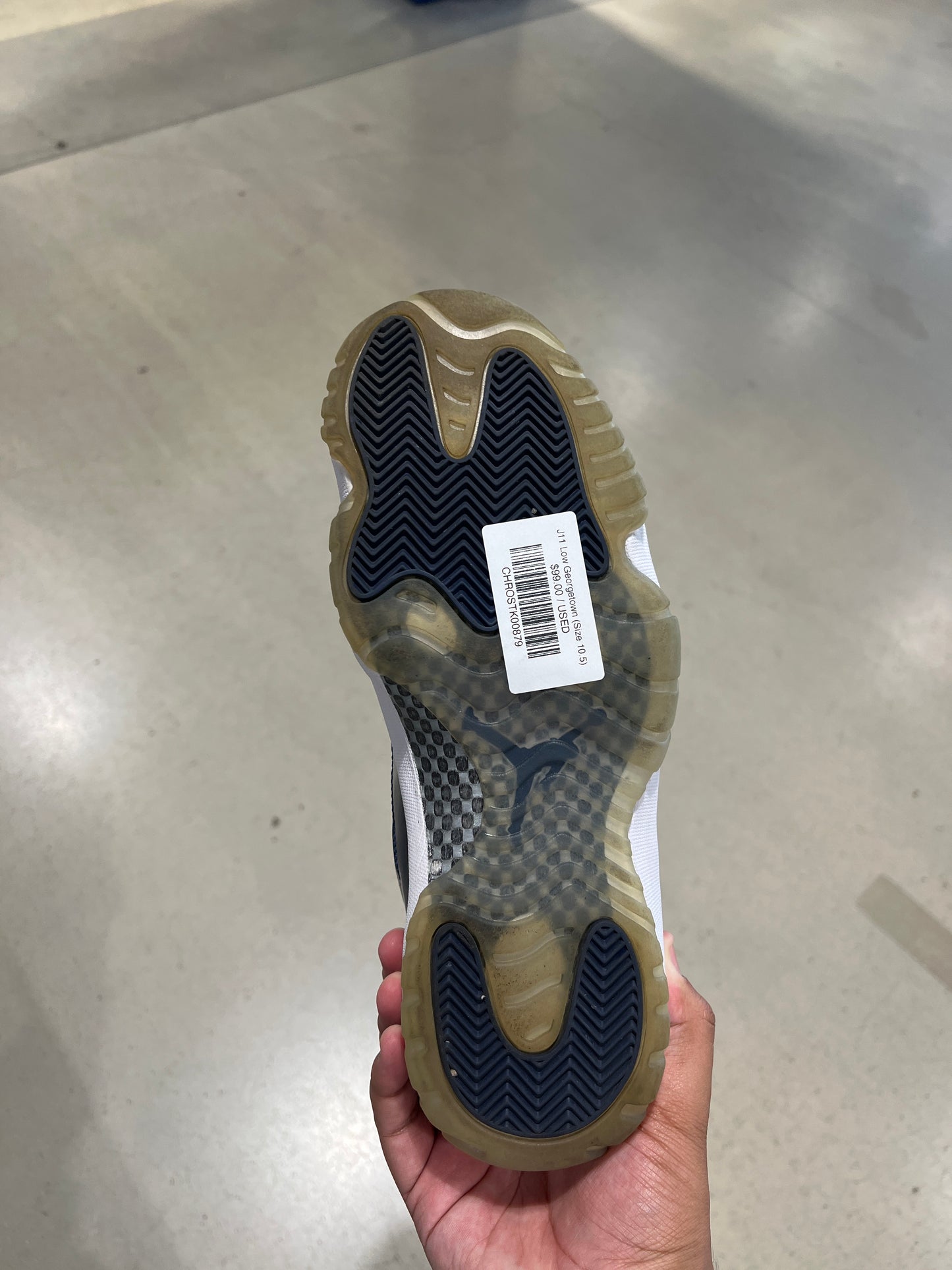 J11 Low Georgetown (Size 10.5)
